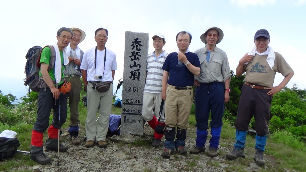 禿岳頂上にて